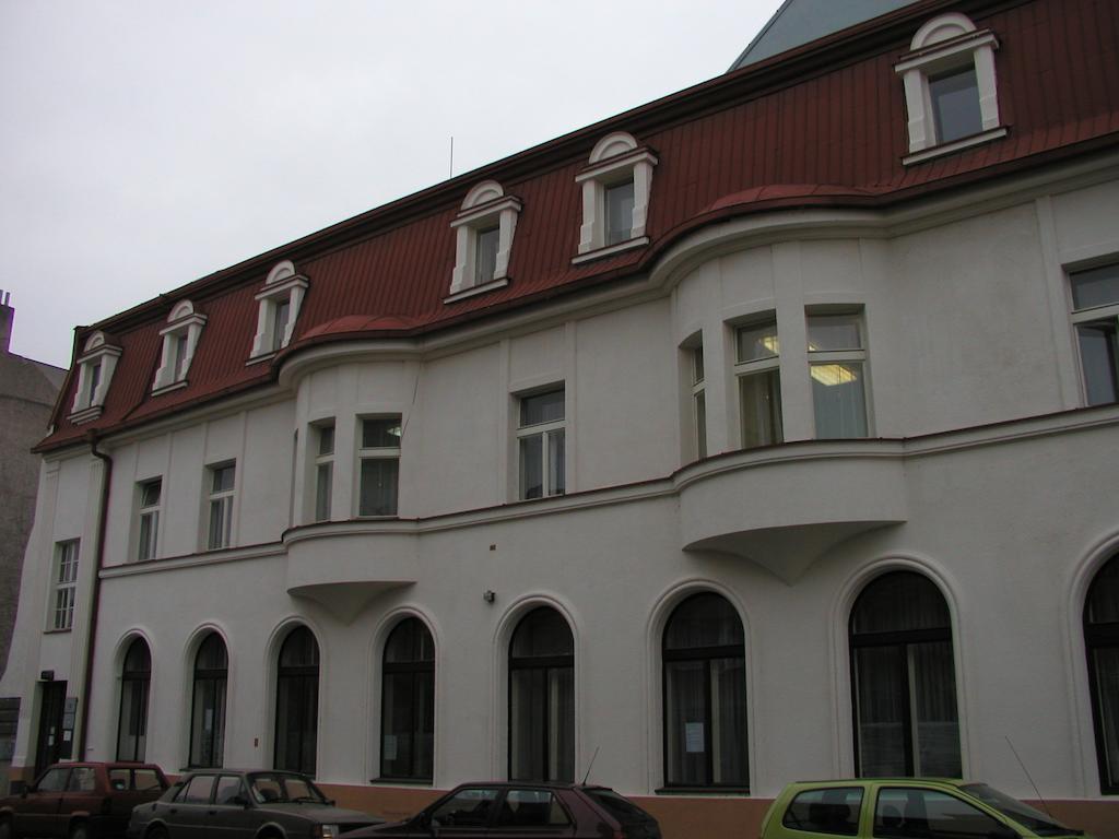 Hotel Mrazek Pardubice Exterior photo